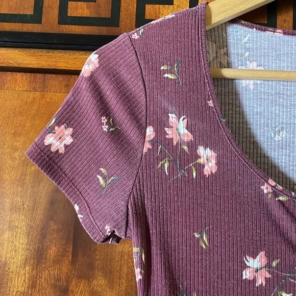 Wild Fable Purple Floral Ribbed Bodysuit Snap Closure Short Sleeve Juniors M - Picture 8 of 14